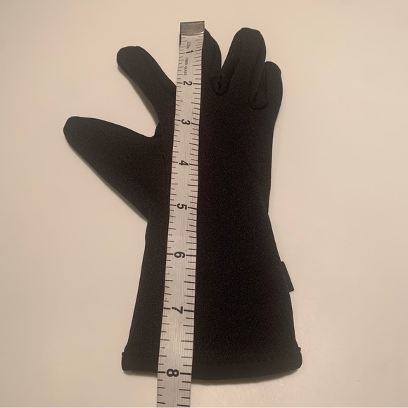 REI Kids Glove Liners Lightweight Stretch Black - Picture 5 of 9